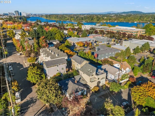 6636 S VIRGINIA Ave, Portland, OR 97239