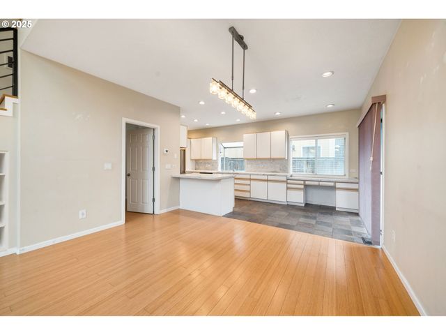 6636 S VIRGINIA Ave, Portland, OR 97239