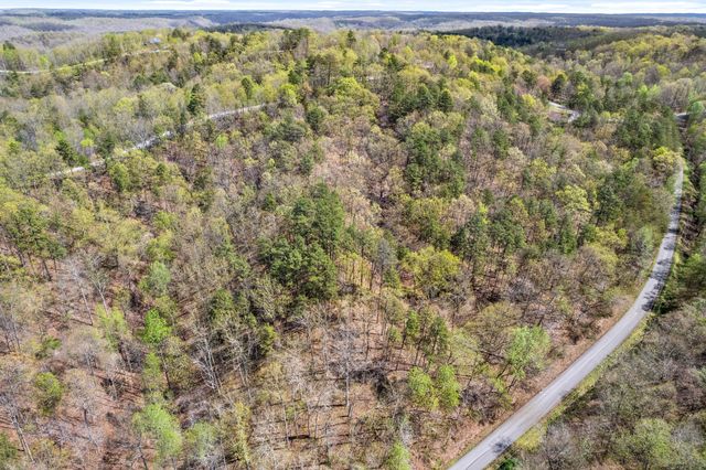 81 Crest Ct, Waverly, TN 37185