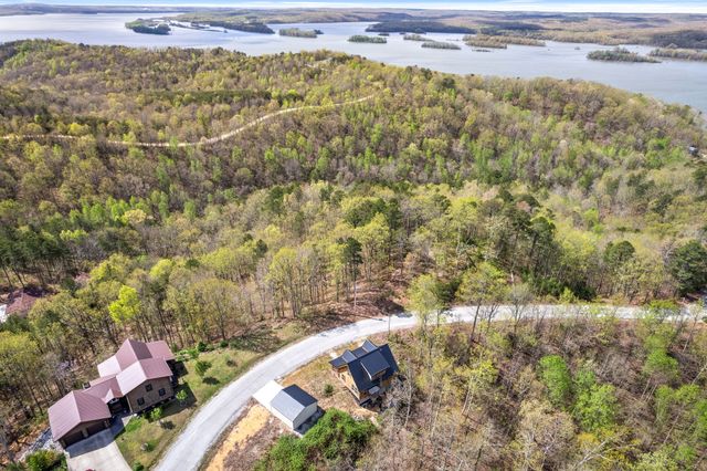 81 Crest Ct, Waverly, TN 37185