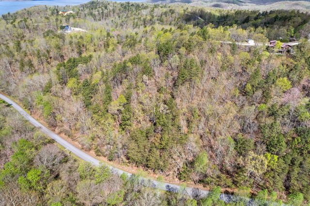 81 Crest Ct, Waverly, TN 37185