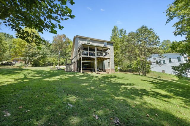 615 Harbor Dr, Lancaster, TN 38569