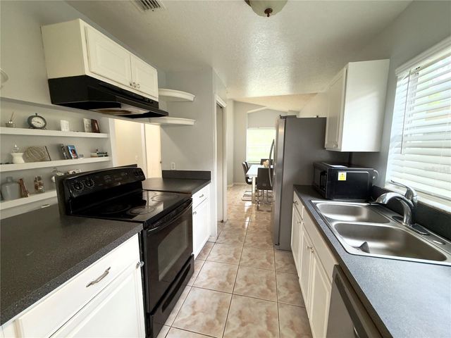 9972 DEAN OAKS COURT, Orlando, FL 32825