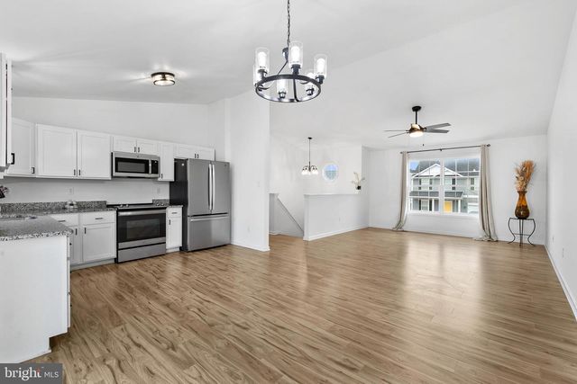 61 JOB RD, Inwood, WV 25428