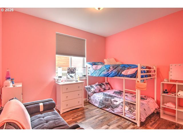 1966 34TH St, Florence, OR 97439