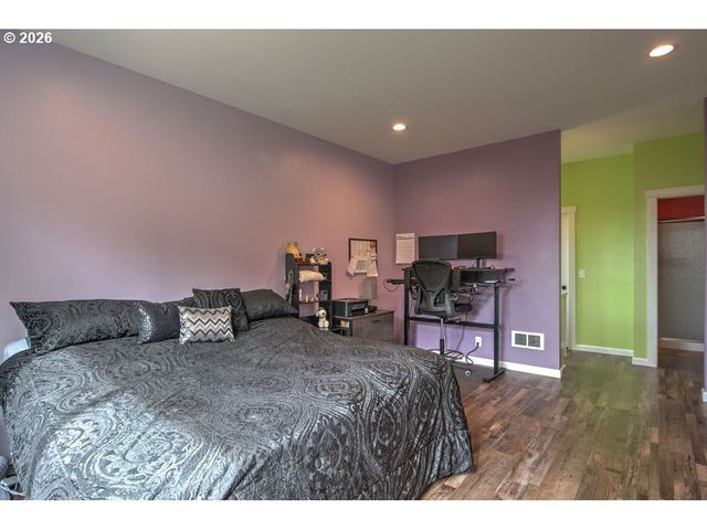 1966 34TH St, Florence, OR 97439