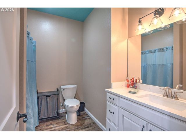 1966 34TH St, Florence, OR 97439