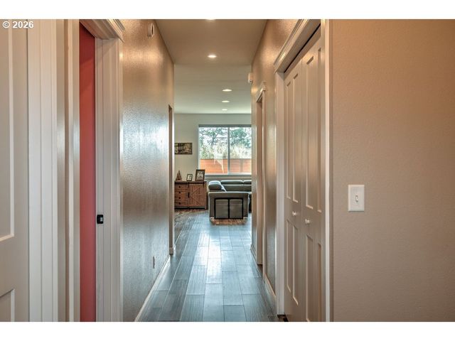 1966 34TH St, Florence, OR 97439