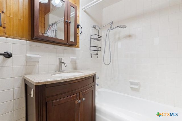 215 Taylor Road, Elgin, TX 78621