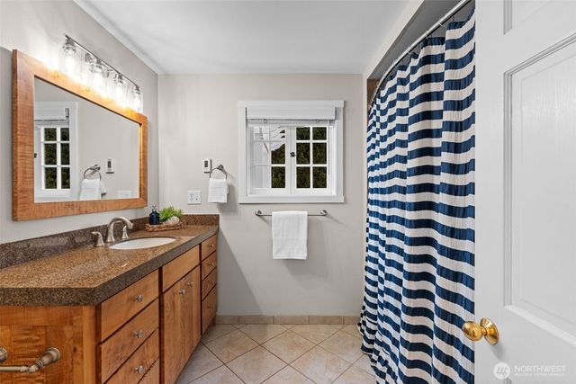 3012 Marine Drive, Bremerton, WA 98312