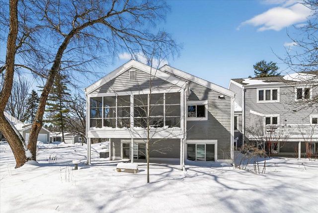 61 Oak Creek Trail, Madison, WI 53717