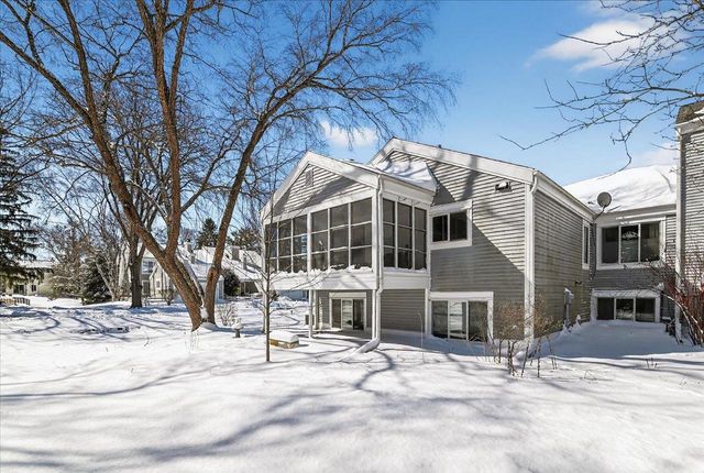 61 Oak Creek Trail, Madison, WI 53717