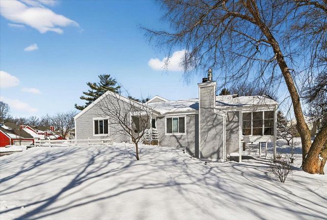 61 Oak Creek Trail, Madison, WI 53717