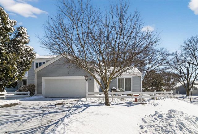 61 Oak Creek Trail, Madison, WI 53717