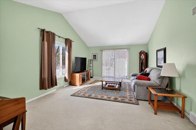 61 Oak Creek Trail, Madison, WI 53717