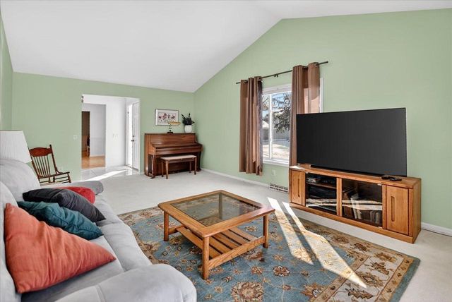 61 Oak Creek Trail, Madison, WI 53717