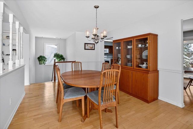 61 Oak Creek Trail, Madison, WI 53717