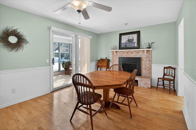 61 Oak Creek Trail, Madison, WI 53717