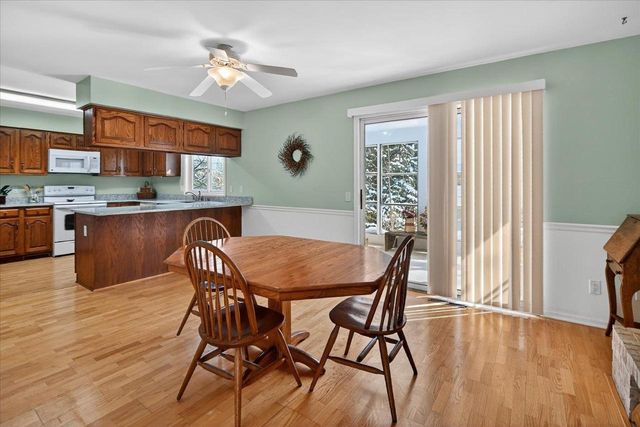 61 Oak Creek Trail, Madison, WI 53717