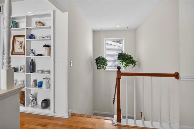 61 Oak Creek Trail, Madison, WI 53717