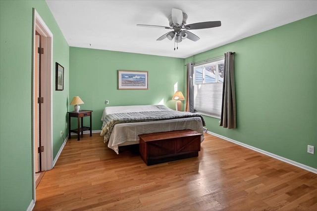 61 Oak Creek Trail, Madison, WI 53717