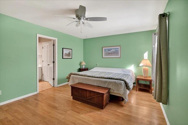 61 Oak Creek Trail, Madison, WI 53717