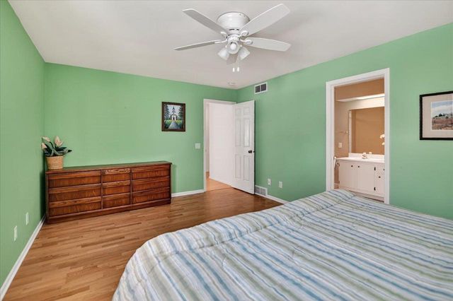 61 Oak Creek Trail, Madison, WI 53717