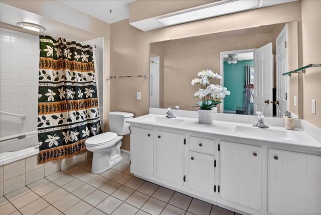 61 Oak Creek Trail, Madison, WI 53717