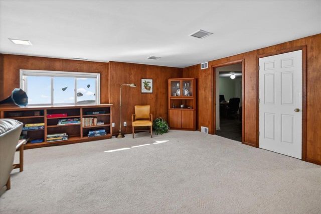 61 Oak Creek Trail, Madison, WI 53717