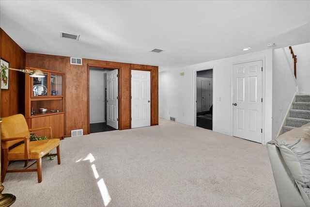 61 Oak Creek Trail, Madison, WI 53717