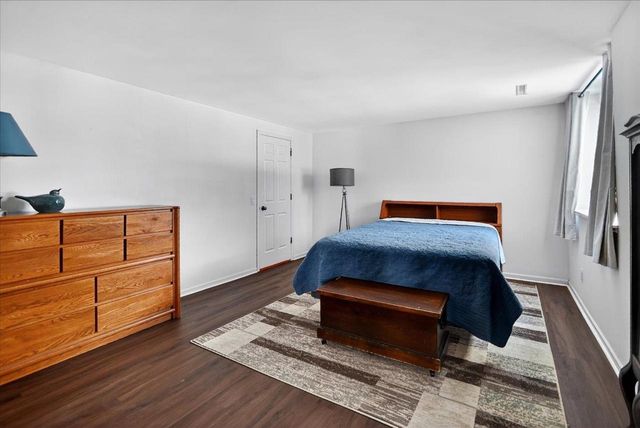 61 Oak Creek Trail, Madison, WI 53717