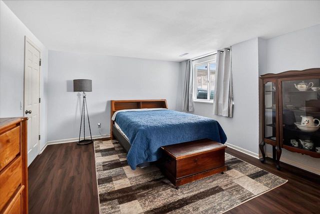 61 Oak Creek Trail, Madison, WI 53717