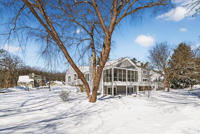 61 Oak Creek Trail, Madison, WI 53717