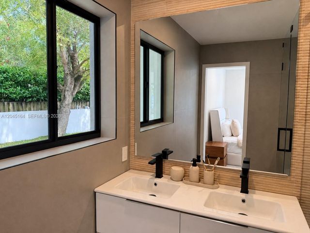2 NE 91st St, Miami Shores, FL 33138