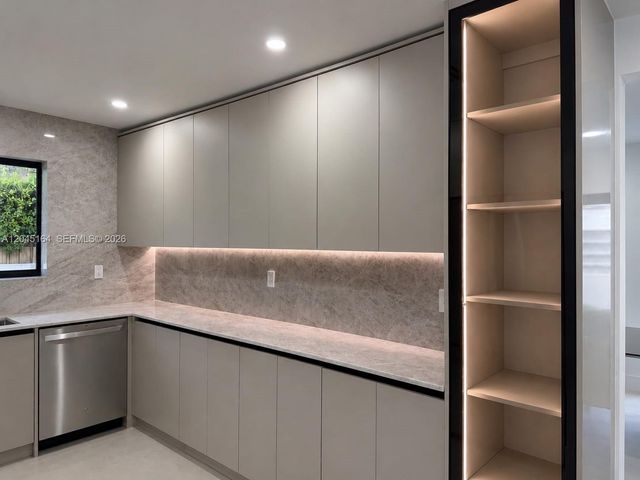 2 NE 91st St, Miami Shores, FL 33138