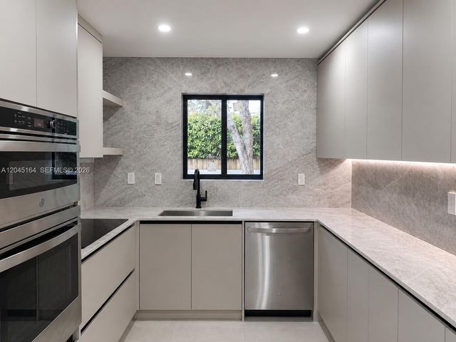 2 NE 91st St, Miami Shores, FL 33138