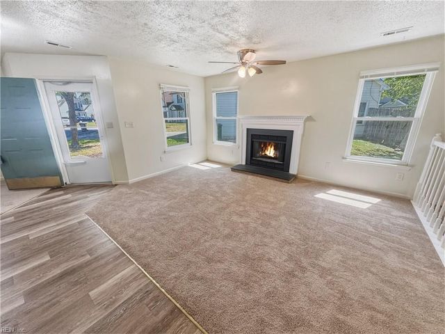 2 Northcutt DR, Hampton, VA 23664