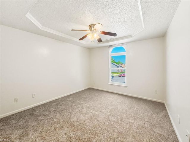 2 Northcutt DR, Hampton, VA 23664