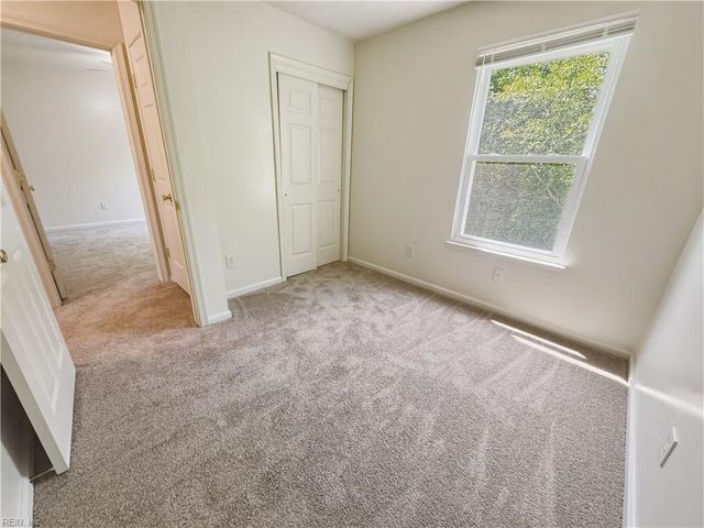 2 Northcutt DR, Hampton, VA 23664