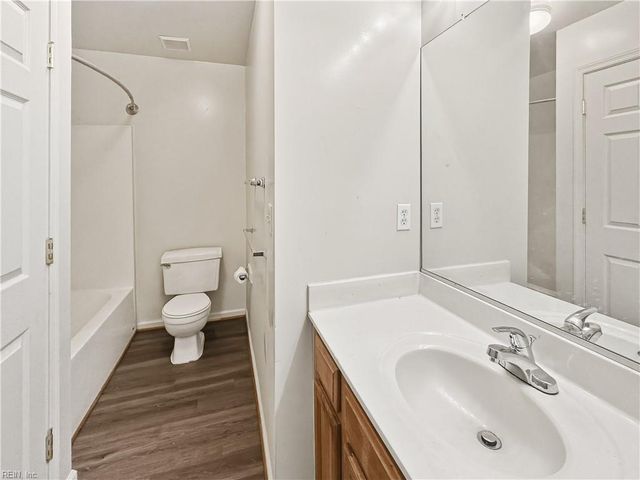 2 Northcutt DR, Hampton, VA 23664