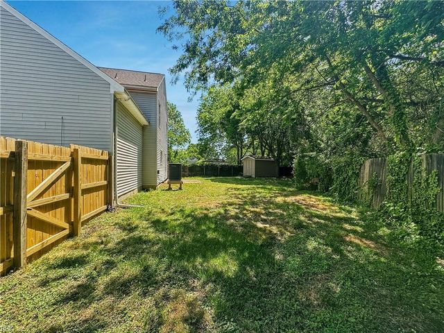 2 Northcutt DR, Hampton, VA 23664