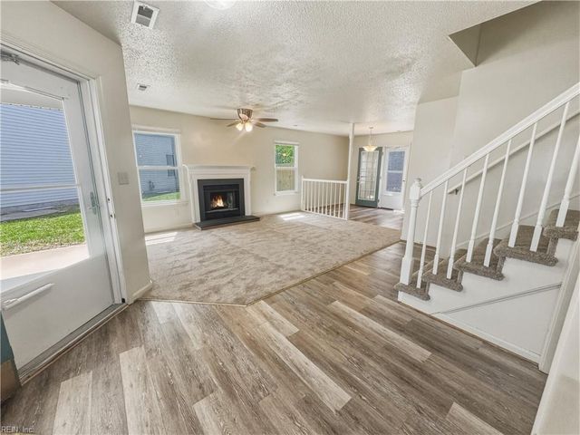 2 Northcutt DR, Hampton, VA 23664