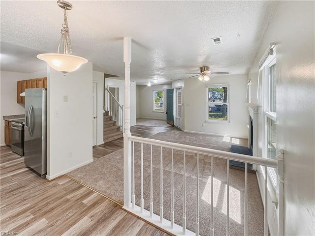 2 Northcutt DR, Hampton, VA 23664