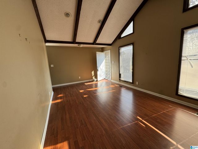 3037 APPLE VALLEY LANE, Birmingham, AL 35215