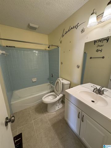 3037 APPLE VALLEY LANE, Birmingham, AL 35215