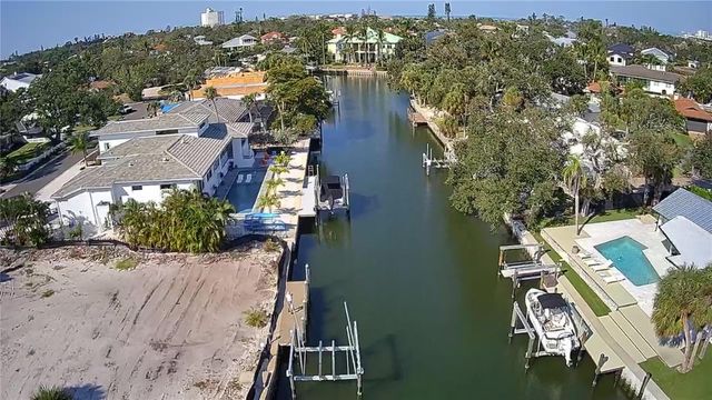 579 COMMONWEALTH LANE, Sarasota, FL 34242