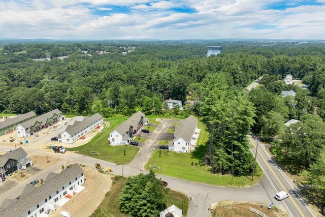 11A Mustang Dr Unit A End, Litchfield, NH 03052