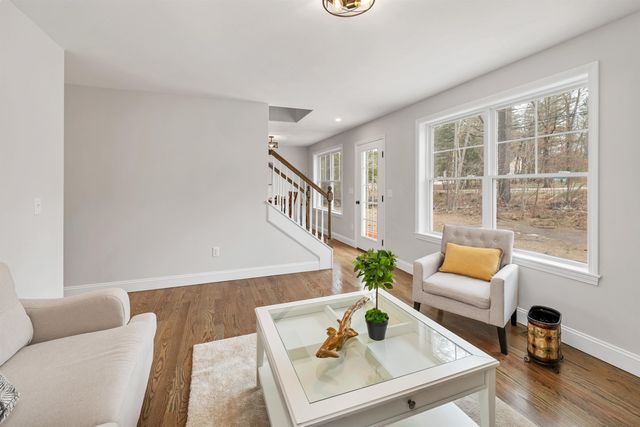 11A Mustang Dr Unit A End, Litchfield, NH 03052