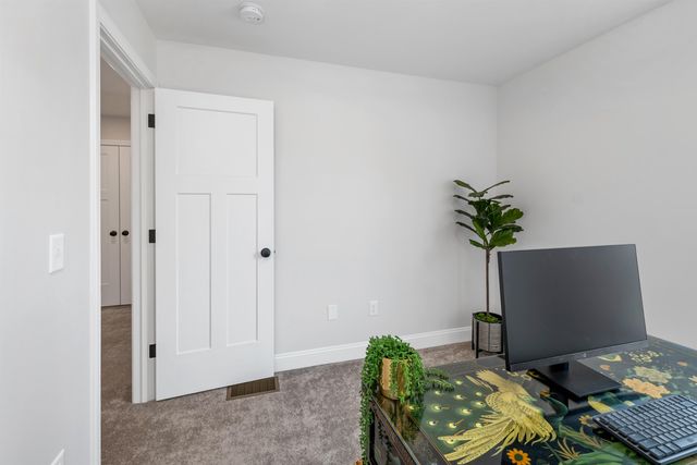 11A Mustang Dr Unit A End, Litchfield, NH 03052