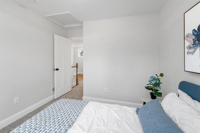 11A Mustang Dr Unit A End, Litchfield, NH 03052